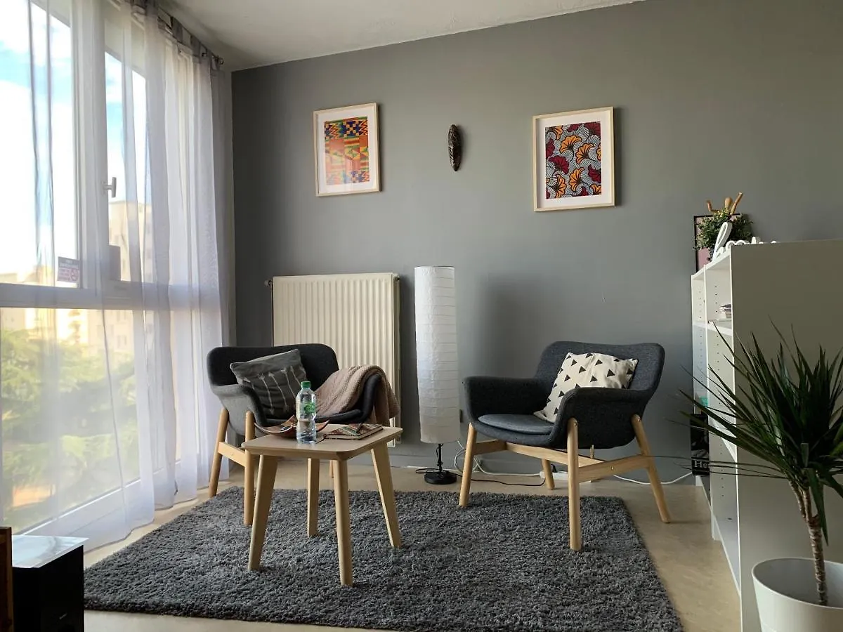 Woezon Na Mi Apartment Lyon France